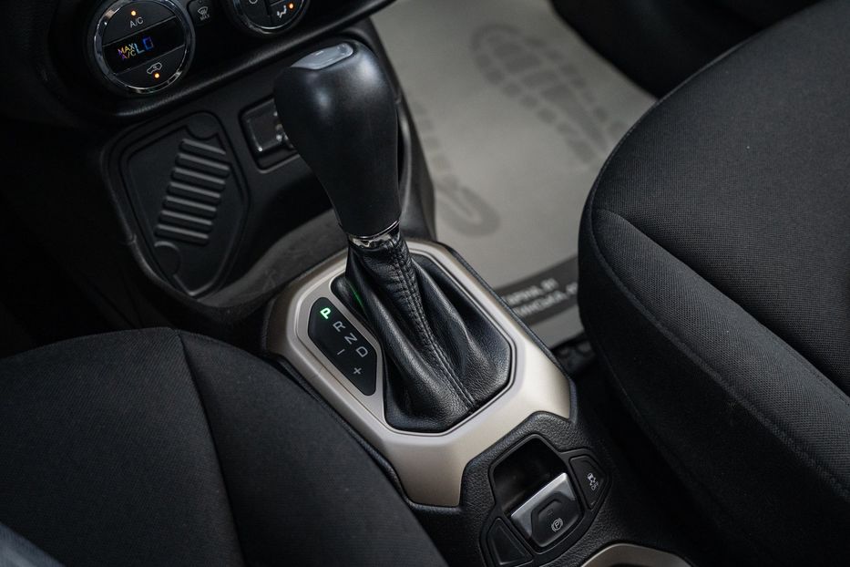 Продам Jeep Renegade Latitude 2015 года в Черновцах