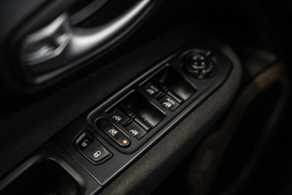Продам Jeep Renegade Latitude 2015 года в Черновцах