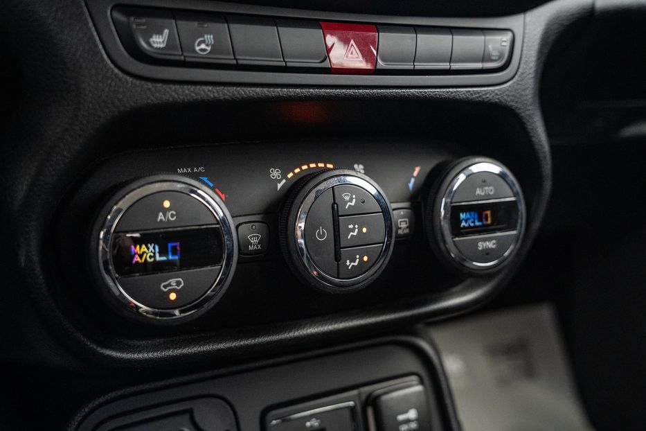 Продам Jeep Renegade Latitude 2015 года в Черновцах