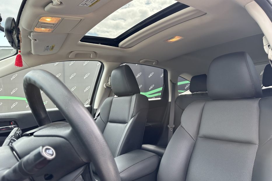 Продам Honda CR-V Touring AWD 2015 года в Киеве