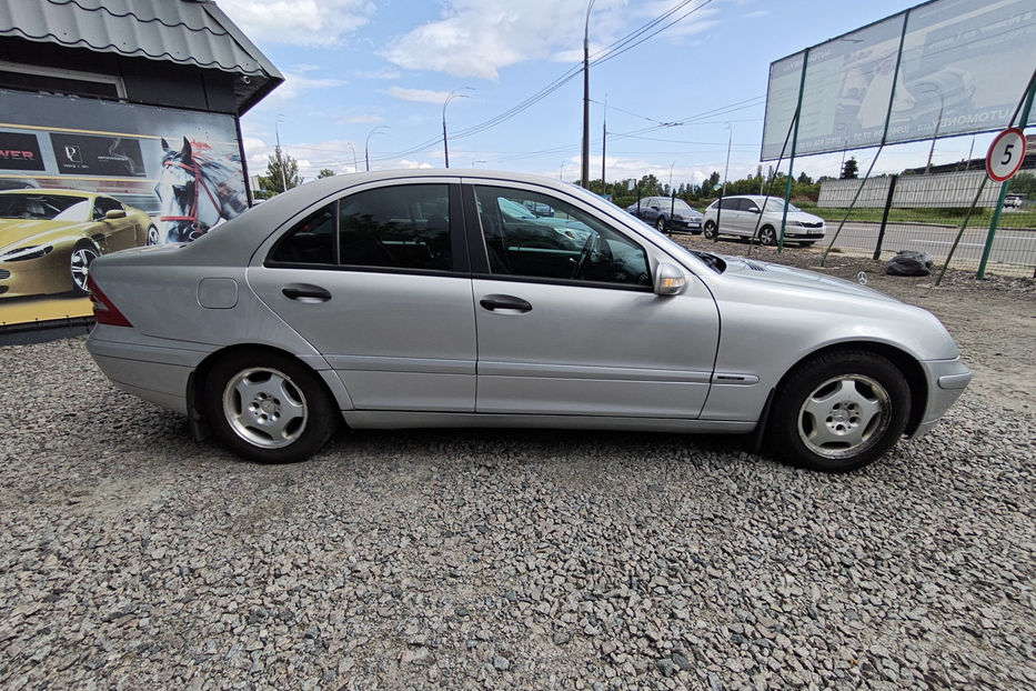 Продам Mercedes-Benz C-Class 2001 года в Киеве