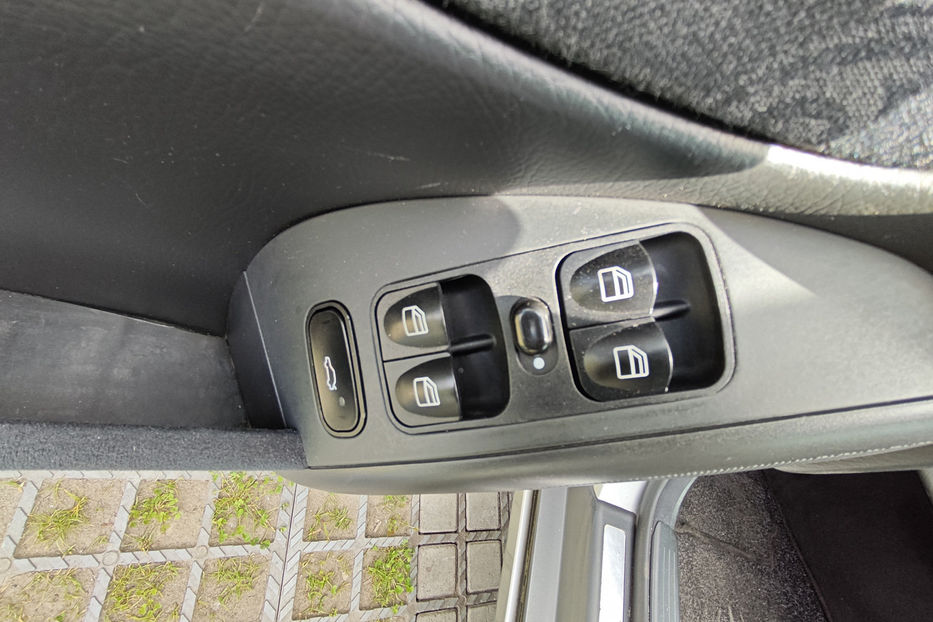 Продам Mercedes-Benz C-Class 2001 года в Киеве