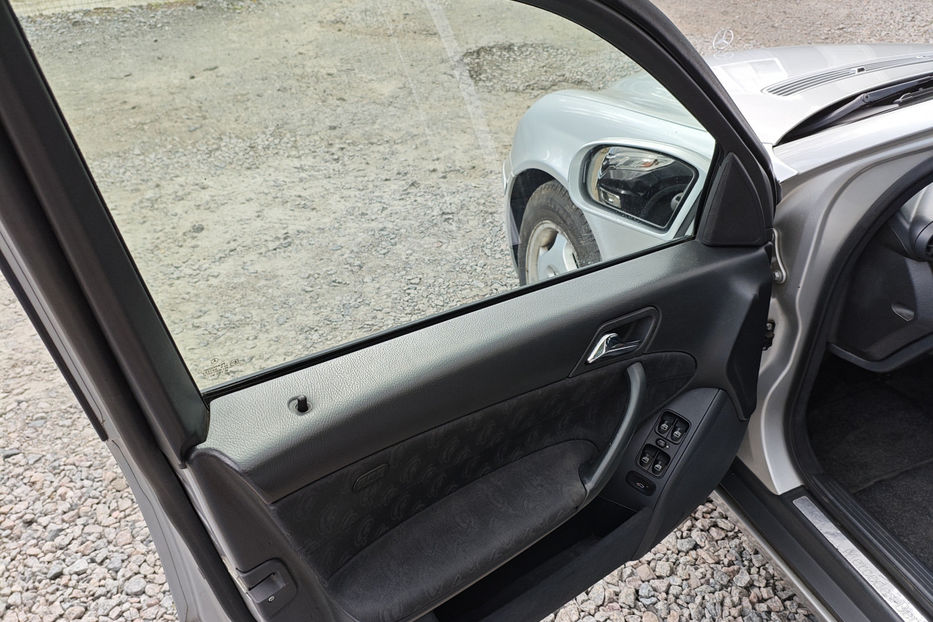 Продам Mercedes-Benz C-Class 2001 года в Киеве
