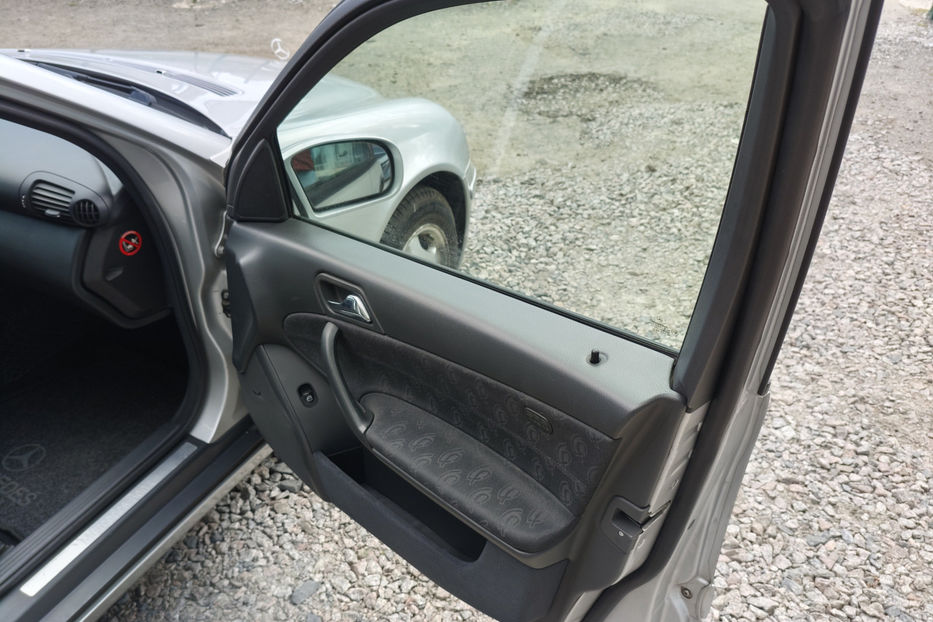 Продам Mercedes-Benz C-Class 2001 года в Киеве