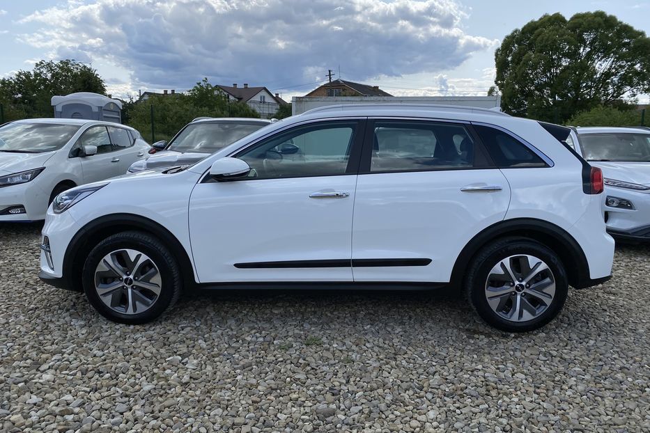 Продам Kia Niro 64кВт РЕЗЕРВ 2022 года в Львове