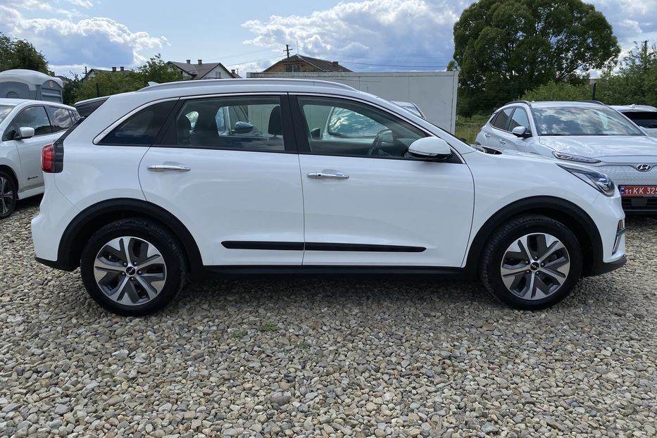 Продам Kia Niro 64кВт РЕЗЕРВ 2022 года в Львове