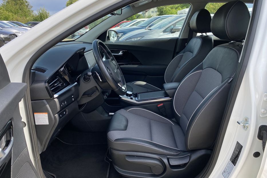 Продам Kia Niro 64кВт РЕЗЕРВ 2022 года в Львове