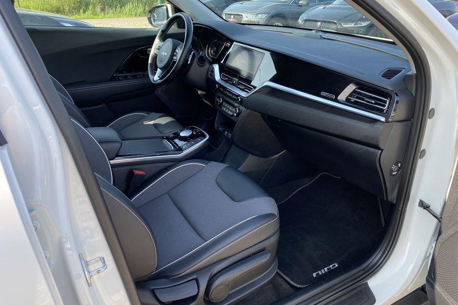 Продам Kia Niro 64кВт РЕЗЕРВ 2022 года в Львове