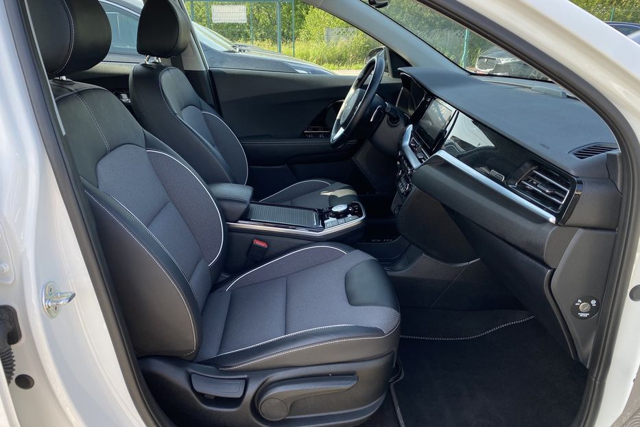 Продам Kia Niro 64кВт РЕЗЕРВ 2022 года в Львове