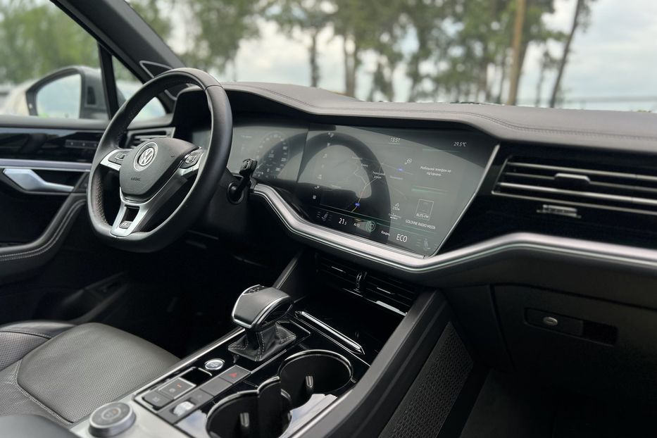 Продам Volkswagen Touareg R-Line MAXIMAL 2019 года в г. Умань, Черкасская область