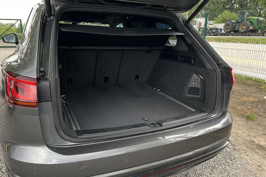 Продам Volkswagen Touareg R-Line MAXIMAL 2019 года в г. Умань, Черкасская область