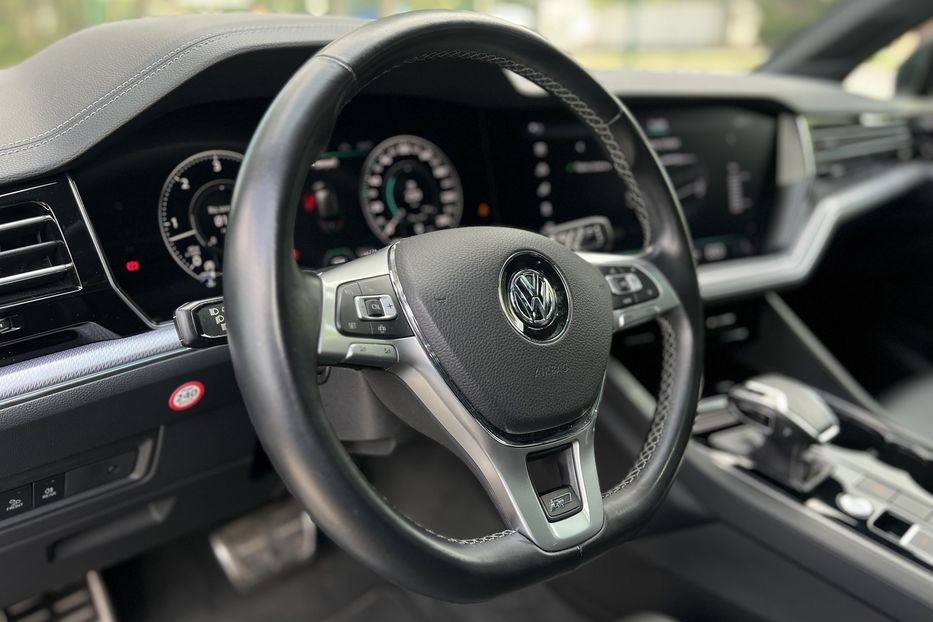 Продам Volkswagen Touareg R-Line 4.0TDI 310Kw 2019 года в г. Умань, Черкасская область