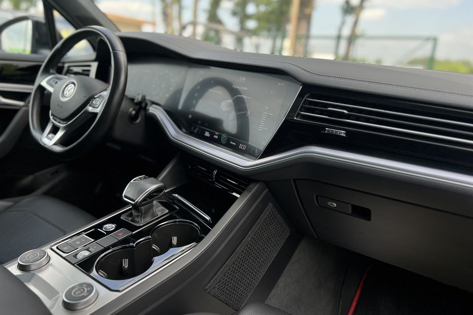 Продам Volkswagen Touareg R-Line 4.0TDI 310Kw 2019 года в г. Умань, Черкасская область
