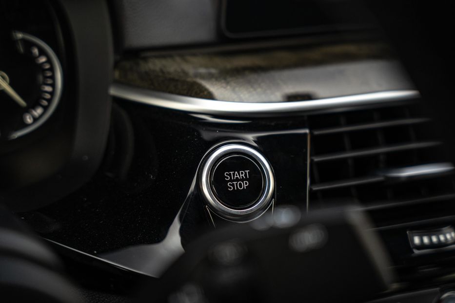 Продам BMW 530 E 2018 года в Черновцах
