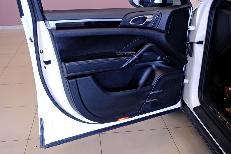 Продам Porsche Cayenne Hybrid 2012 года в Одессе