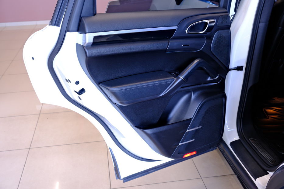 Продам Porsche Cayenne Hybrid 2012 года в Одессе