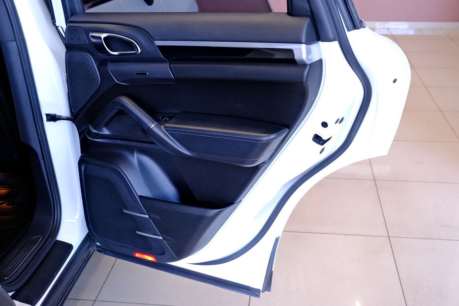 Продам Porsche Cayenne Hybrid 2012 года в Одессе
