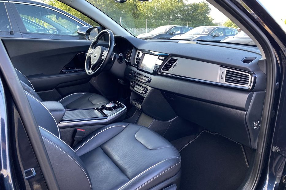 Продам Kia Niro 64kWhМакс.комплектаціяPrestige 2020 года в Львове