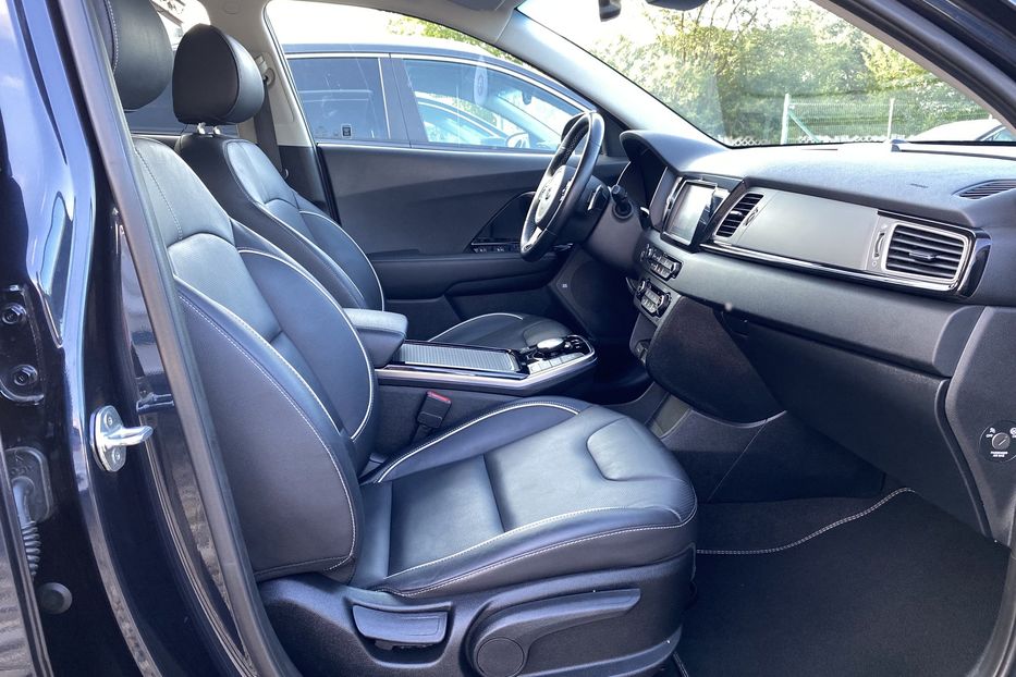Продам Kia Niro 64kWhМакс.комплектаціяPrestige 2020 года в Львове