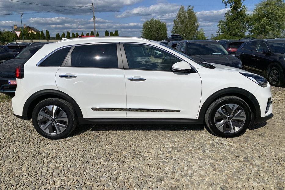 Продам Kia Niro 64 kWh Макс. комплектація 2021 года в Львове