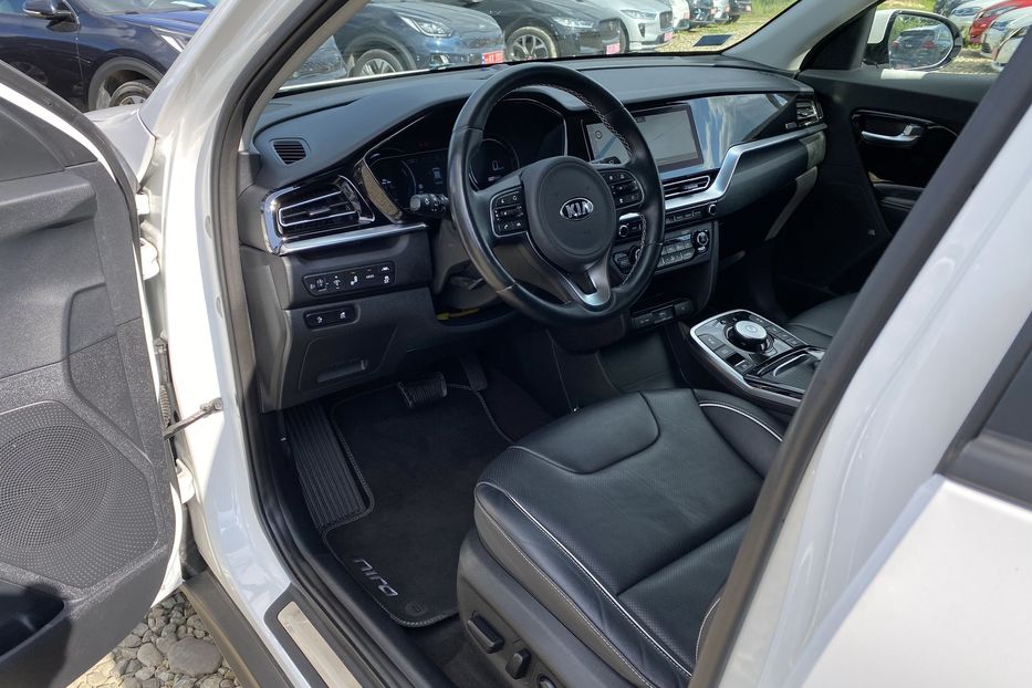 Продам Kia Niro 64 kWh Макс. комплектація 2021 года в Львове