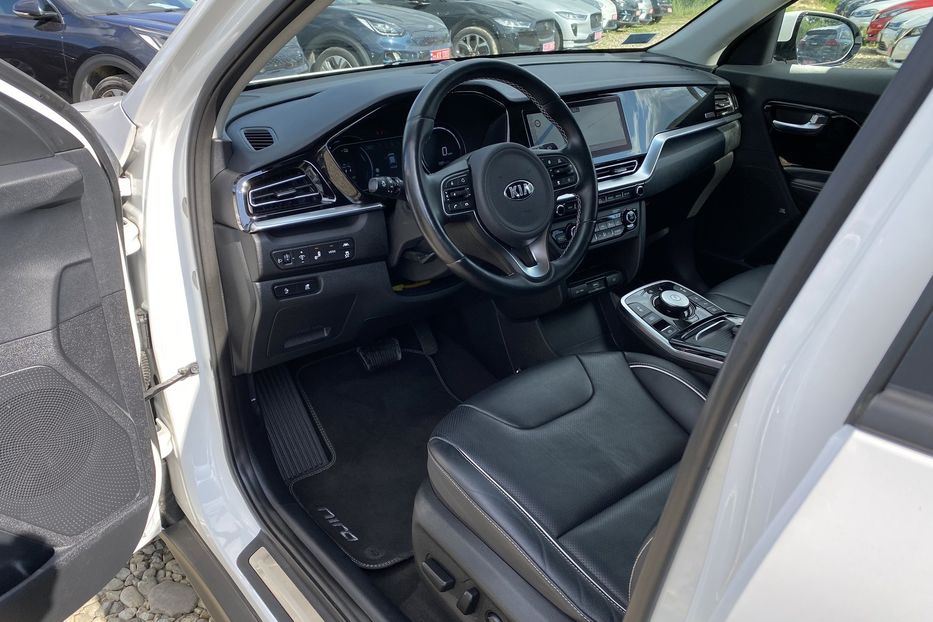 Продам Kia Niro 64 kWh Макс. комплектація 2021 года в Львове