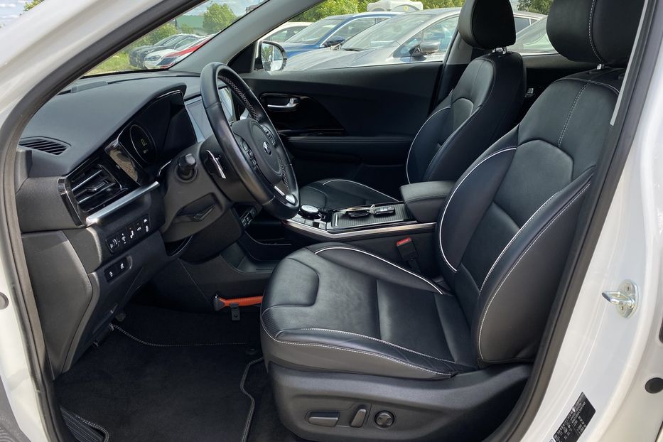 Продам Kia Niro 64 kWh Макс. комплектація 2021 года в Львове