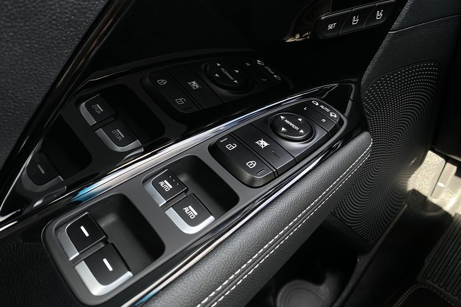 Продам Kia Niro 64 kWh Макс. комплектація 2021 года в Львове