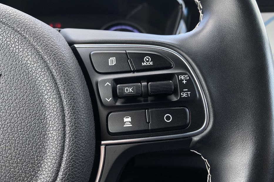 Продам Kia Niro 64 kWh Макс. комплектація 2021 года в Львове