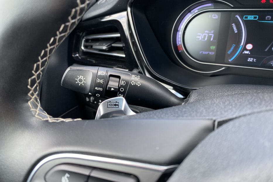 Продам Kia Niro 64 kWh Макс. комплектація 2021 года в Львове
