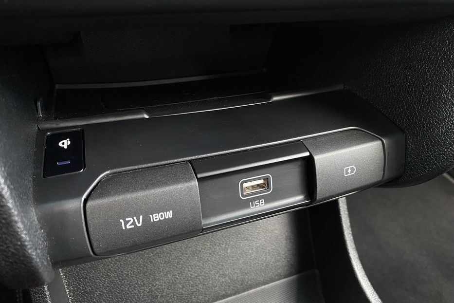 Продам Kia Niro 64 kWh Макс. комплектація 2021 года в Львове