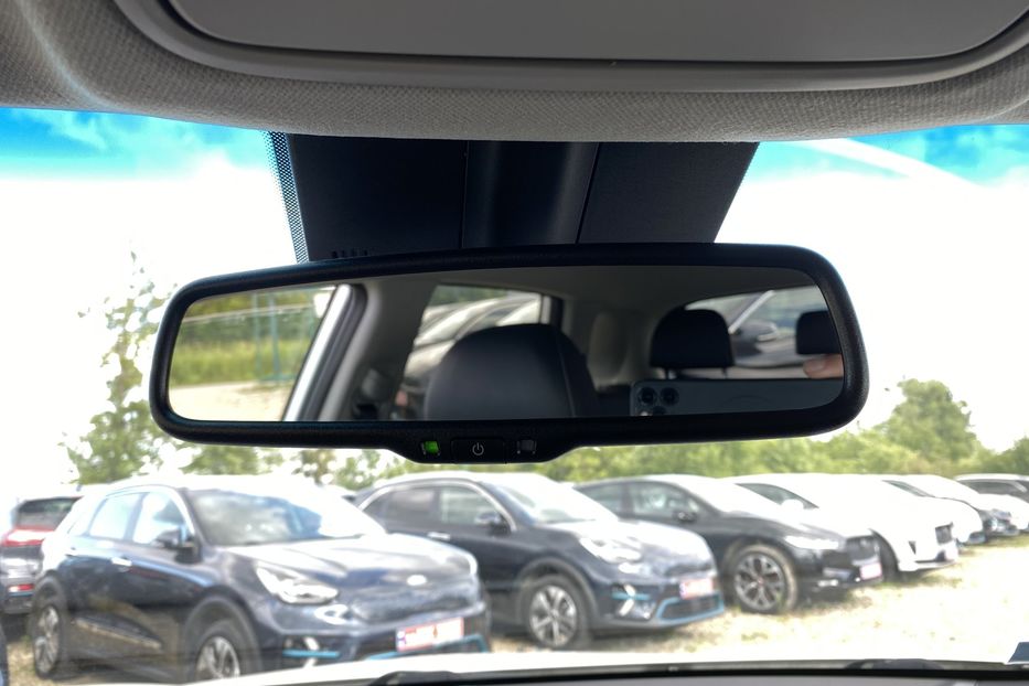 Продам Kia Niro 64 kWh Макс. комплектація 2021 года в Львове