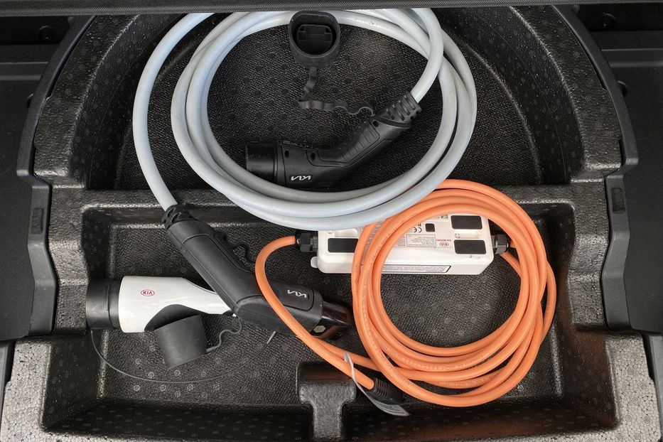 Продам Kia Niro 64 kWh Макс. комплектація 2021 года в Львове