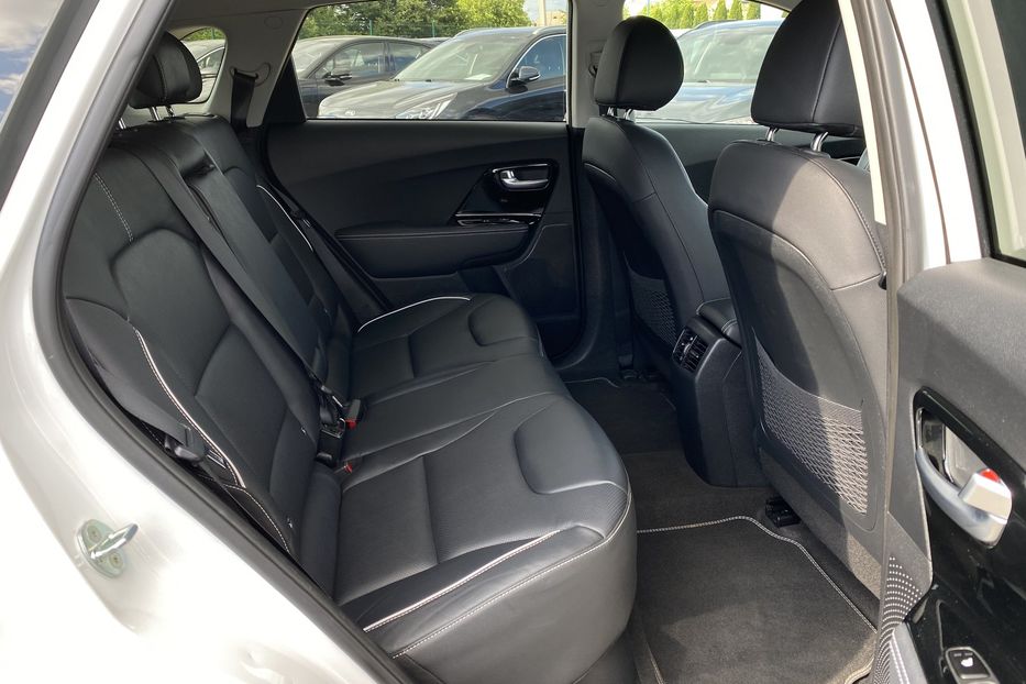 Продам Kia Niro 64 kWh Макс. комплектація 2021 года в Львове