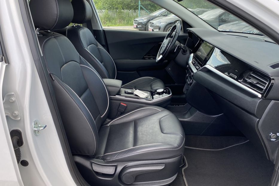 Продам Kia Niro 64 kWh Макс. комплектація 2021 года в Львове