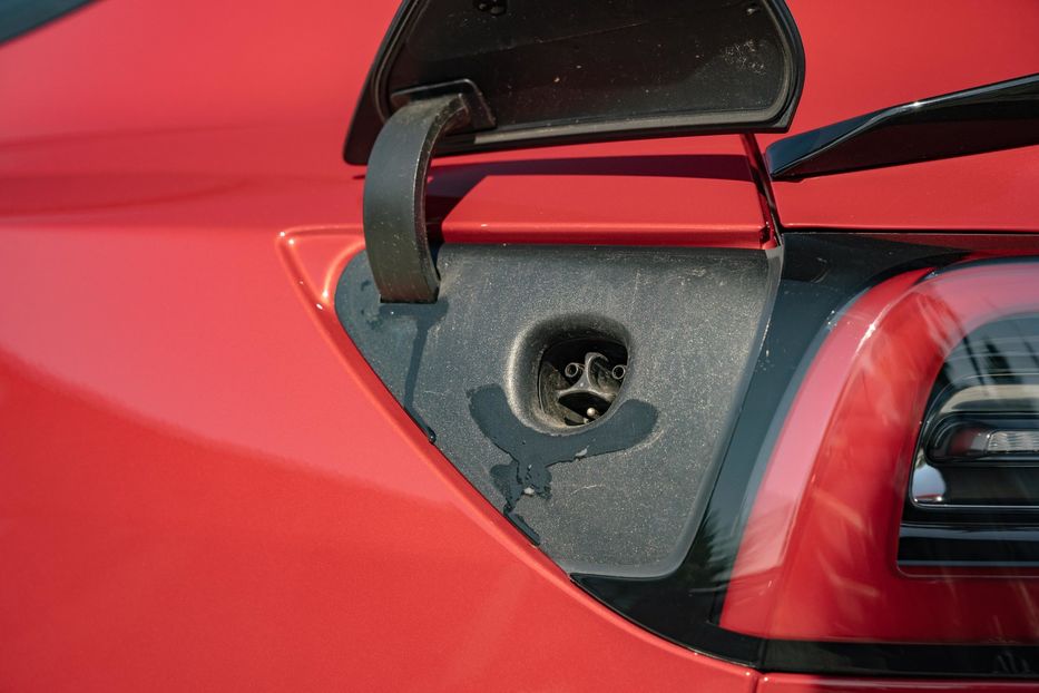 Продам Tesla Model 3 Long Range Dual Motor 2021 года в Черновцах