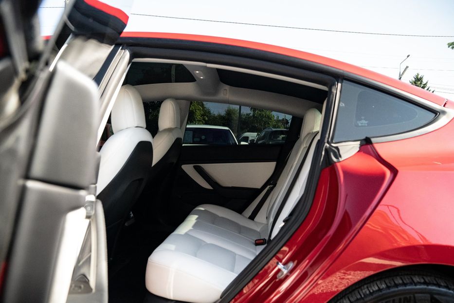Продам Tesla Model 3 Long Range Dual Motor 2021 года в Черновцах
