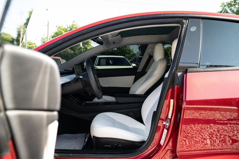 Продам Tesla Model 3 Long Range Dual Motor 2021 года в Черновцах
