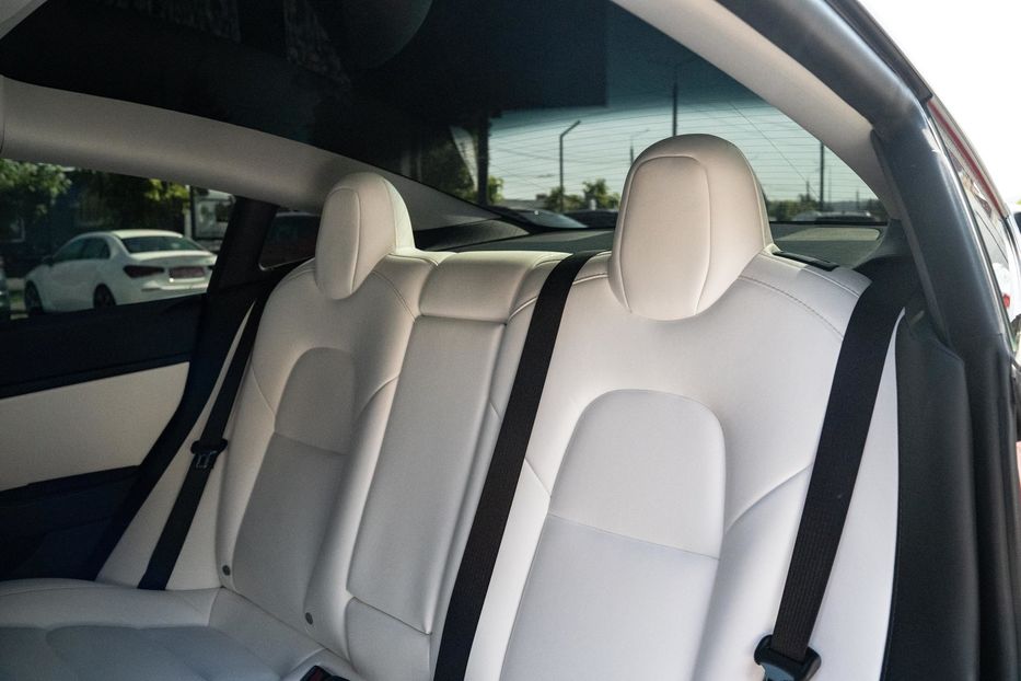 Продам Tesla Model 3 Long Range Dual Motor 2021 года в Черновцах