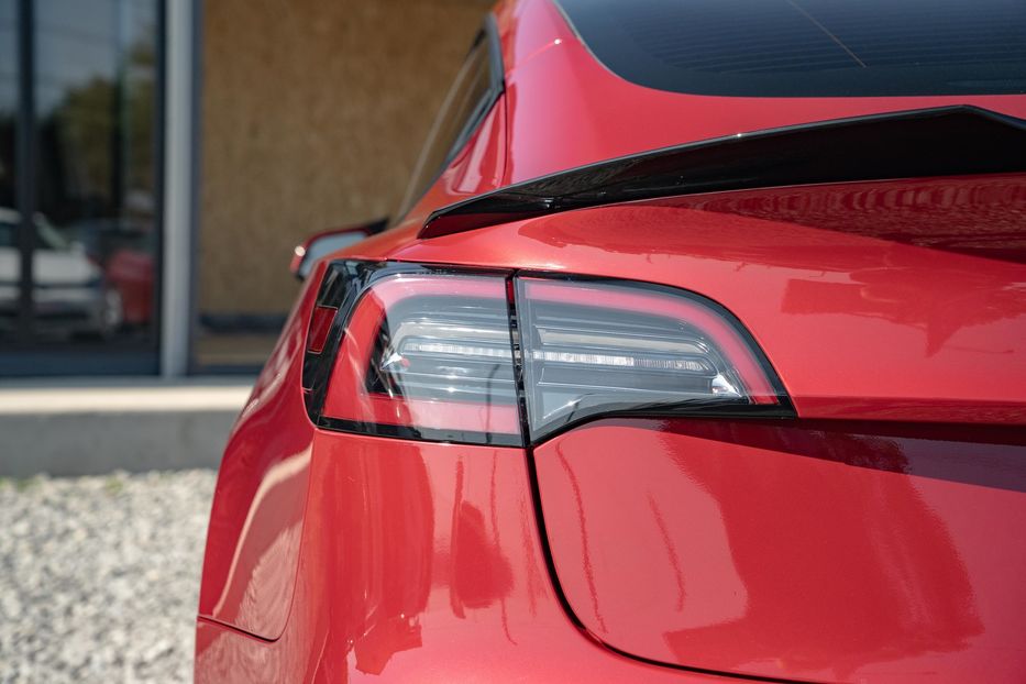 Продам Tesla Model 3 Long Range Dual Motor 2021 года в Черновцах