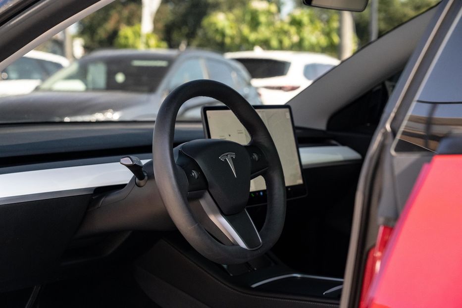 Продам Tesla Model 3 Long Range Dual Motor 2021 года в Черновцах
