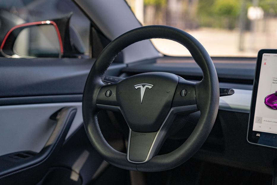 Продам Tesla Model 3 Long Range Dual Motor 2021 года в Черновцах