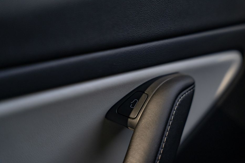 Продам Tesla Model 3 Long Range Dual Motor 2021 года в Черновцах