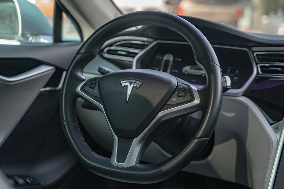 Продам Tesla Model S Signature 2012 года в Черновцах