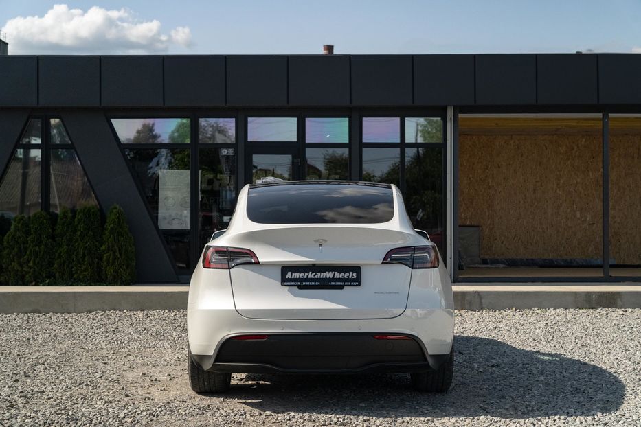 Продам Tesla Model Y Long Range Dual Motor 2022 года в Черновцах