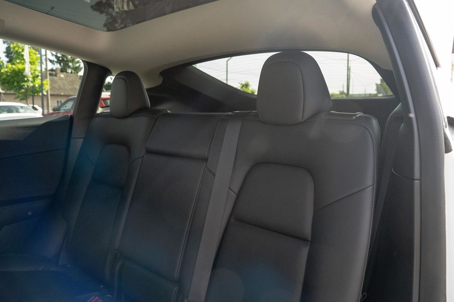 Продам Tesla Model Y Long Range Dual Motor 2022 года в Черновцах