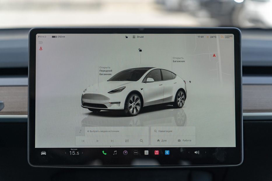 Продам Tesla Model Y Long Range Dual Motor 2022 года в Черновцах