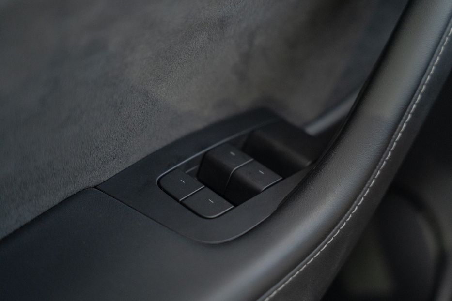 Продам Tesla Model Y Long Range Dual Motor 2022 года в Черновцах