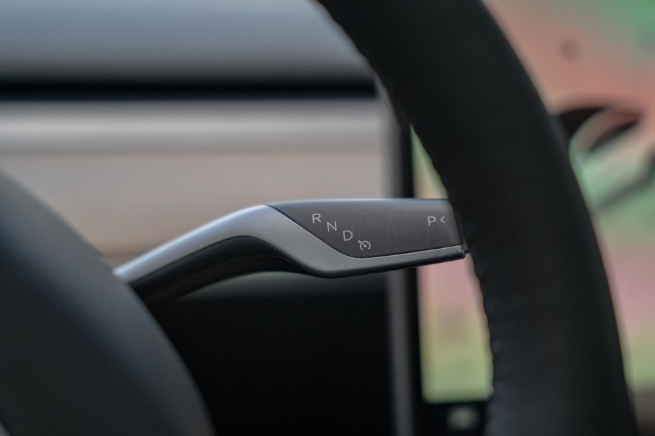 Продам Tesla Model Y Long Range Dual Motor 2022 года в Черновцах