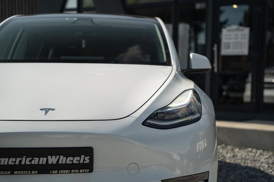 Продам Tesla Model Y Long Range Dual Motor 2022 года в Черновцах